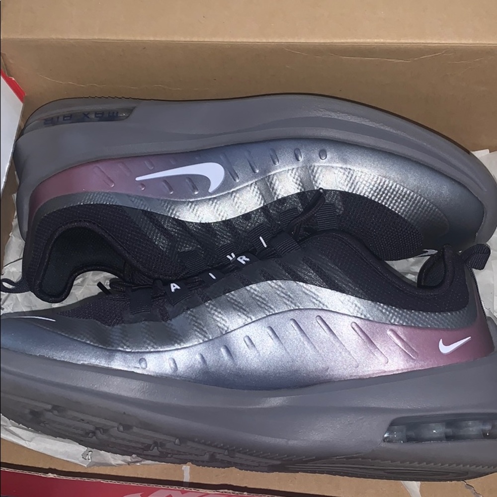 Wmns Nike air Max axis